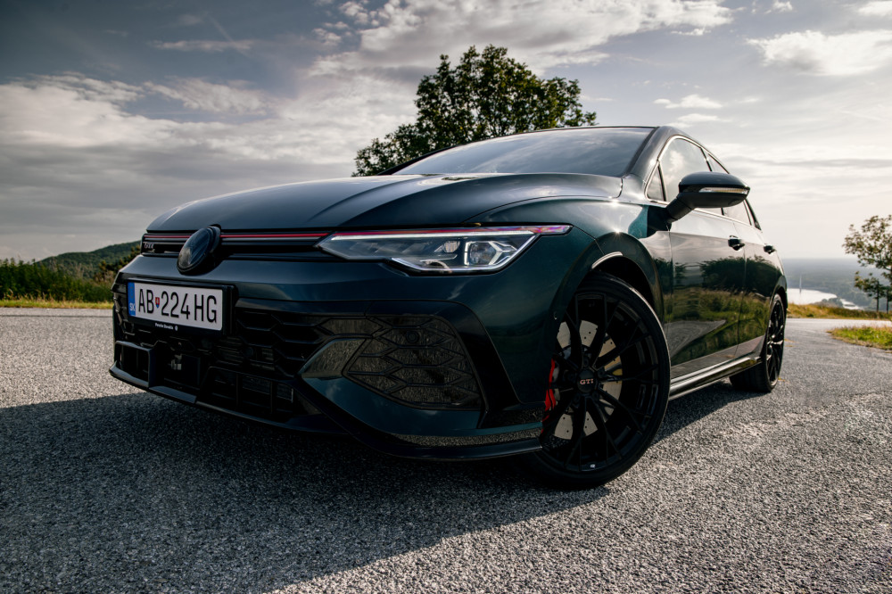 Volkswagen Golf GTI EDITION 50